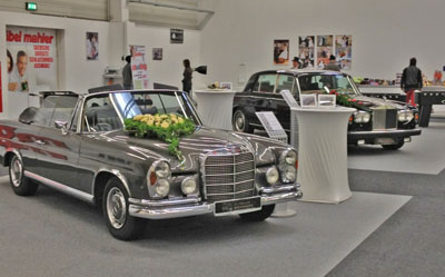 Klassische Automobile Schwarz auf der Hochzeitsmesse Siebenlehn