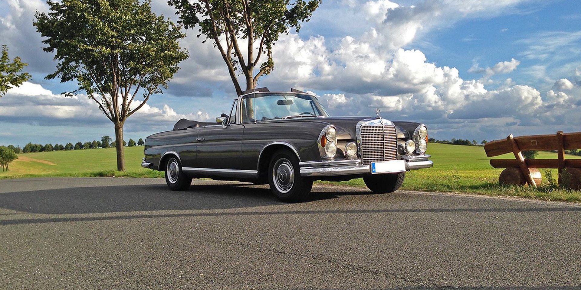 Mercedes Cabriolet von Klassische Automobile Schwarz