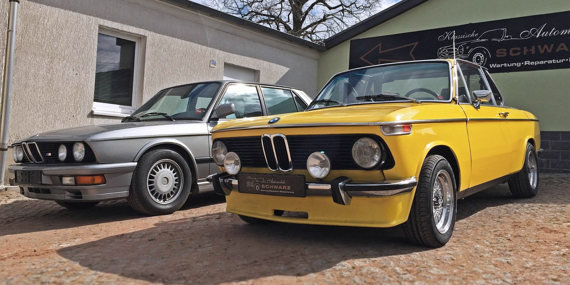 BMW M535 und BMW 2002 Baur bei Klassische Automobile Schwarz